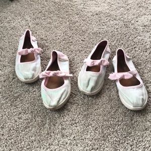 Toms girls glittery silver/white shoes size 11